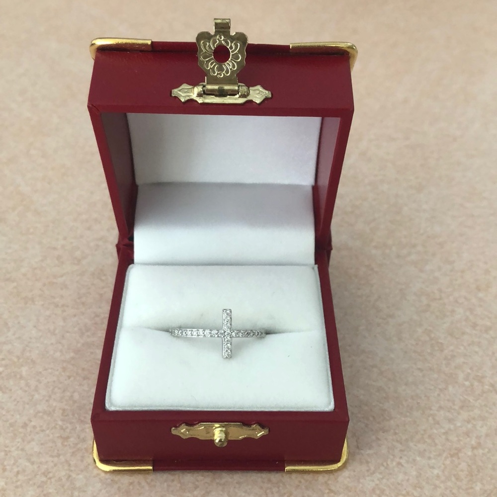 NEW Sterling Silver Cubic Zirconia Cross Ring size 8.25 - Picture 1 of 3